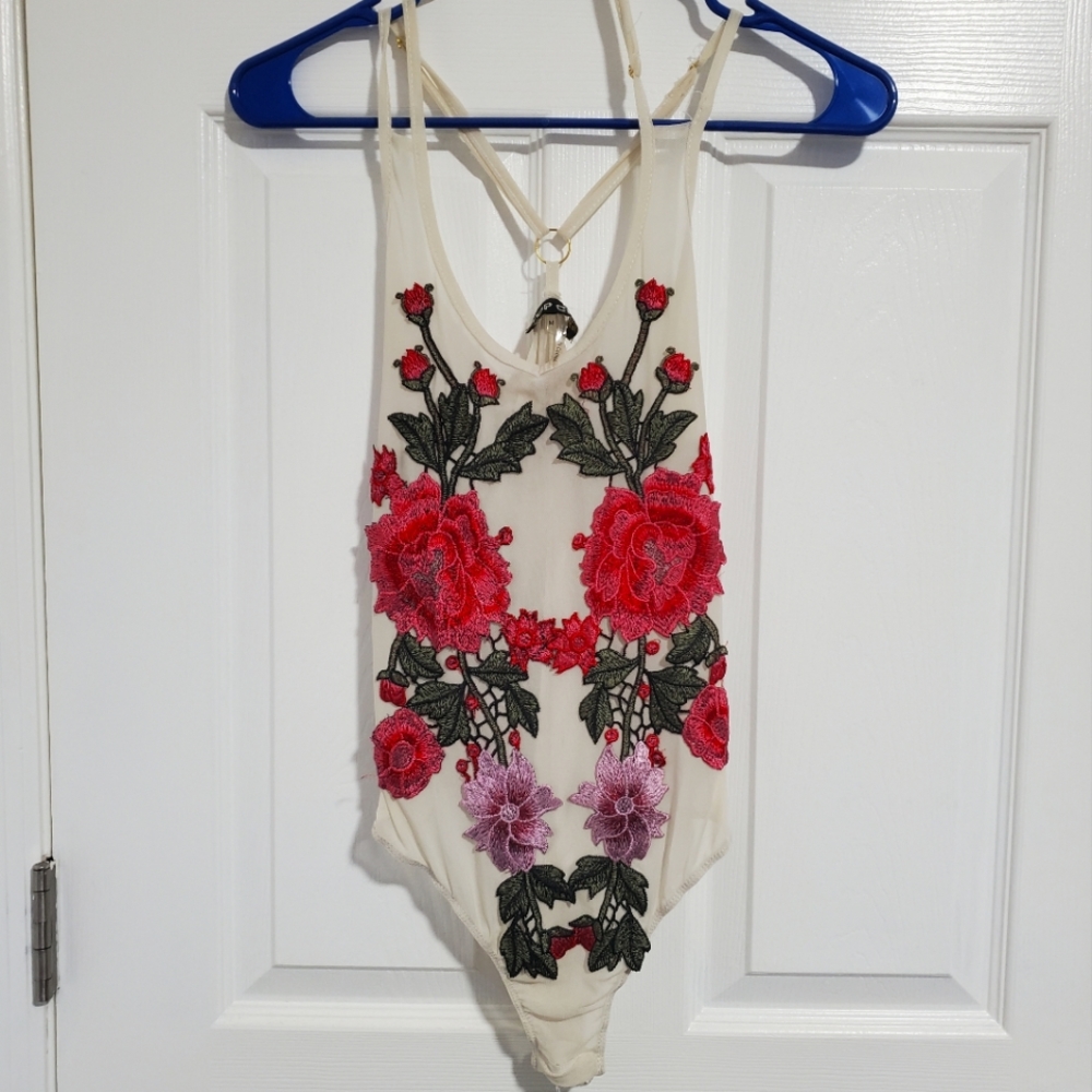 🍒Sheer Off-white Body suit🍒